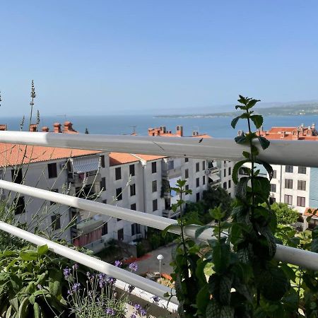 Family Home Koper Bagian luar foto