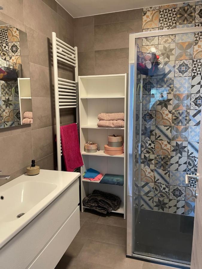 Family Home Koper Bagian luar foto