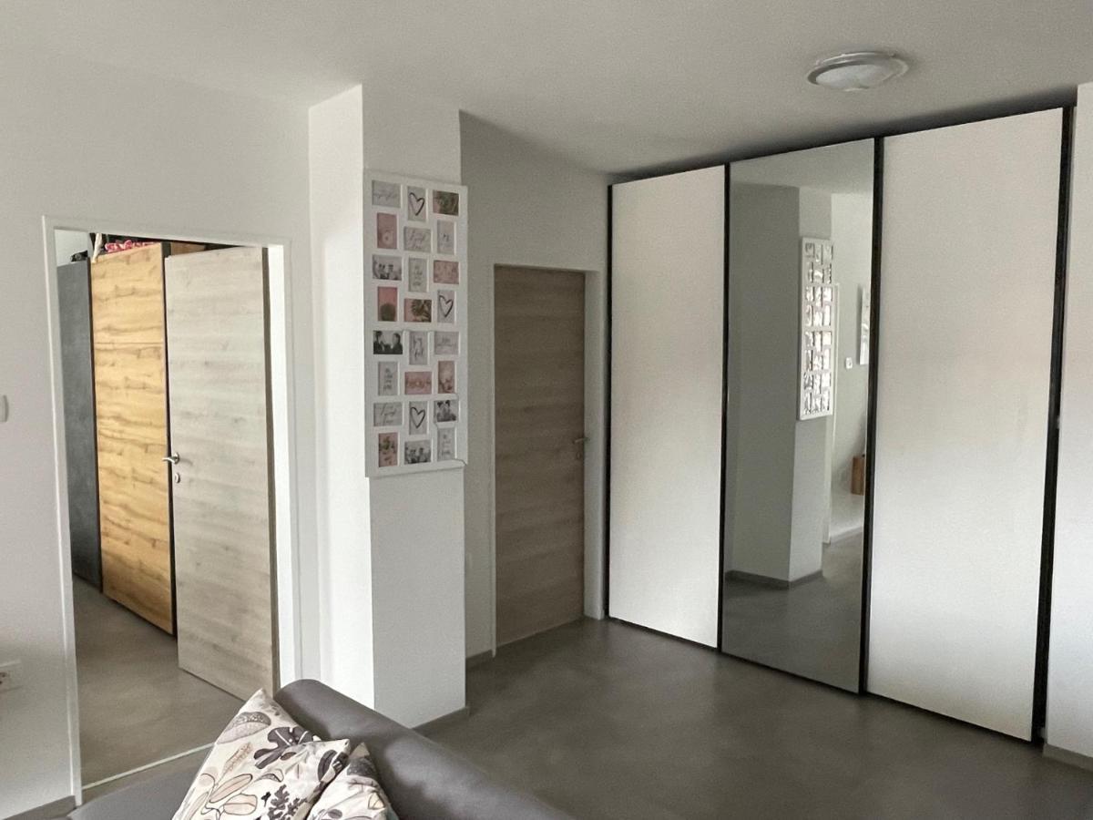 Family Home Koper Bagian luar foto