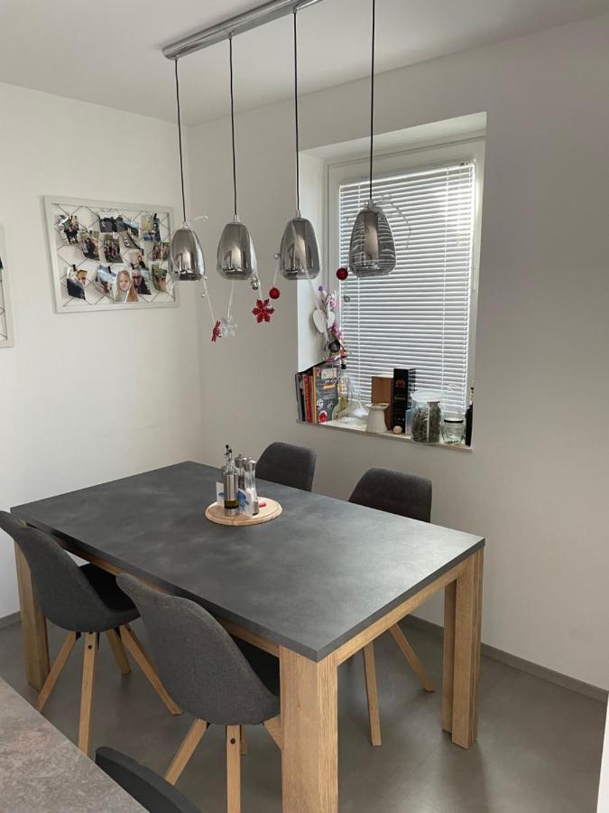 Family Home Koper Bagian luar foto