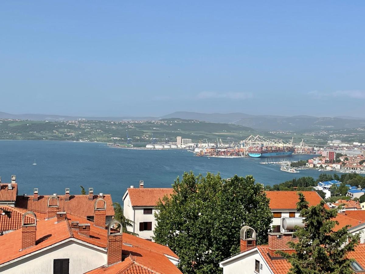 Family Home Koper Bagian luar foto