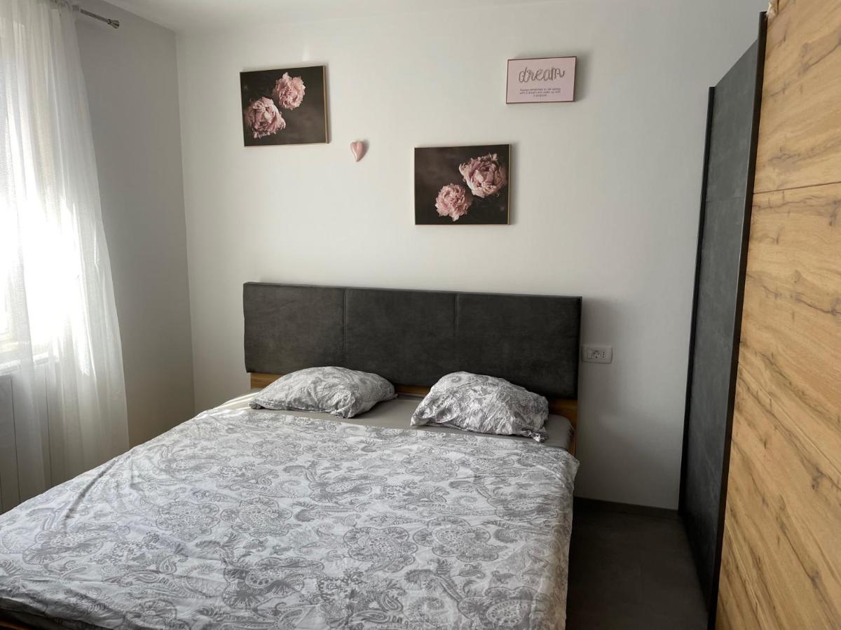 Family Home Koper Bagian luar foto