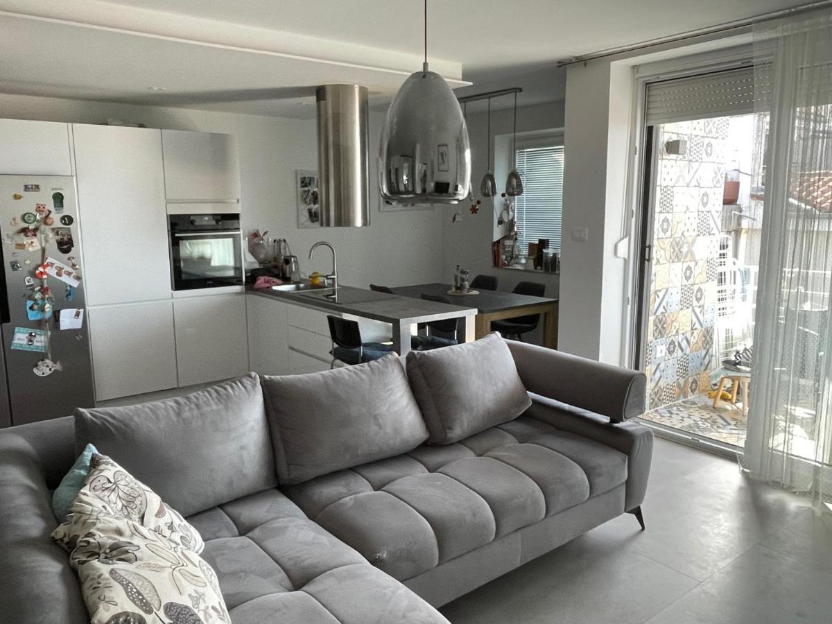 Family Home Koper Bagian luar foto